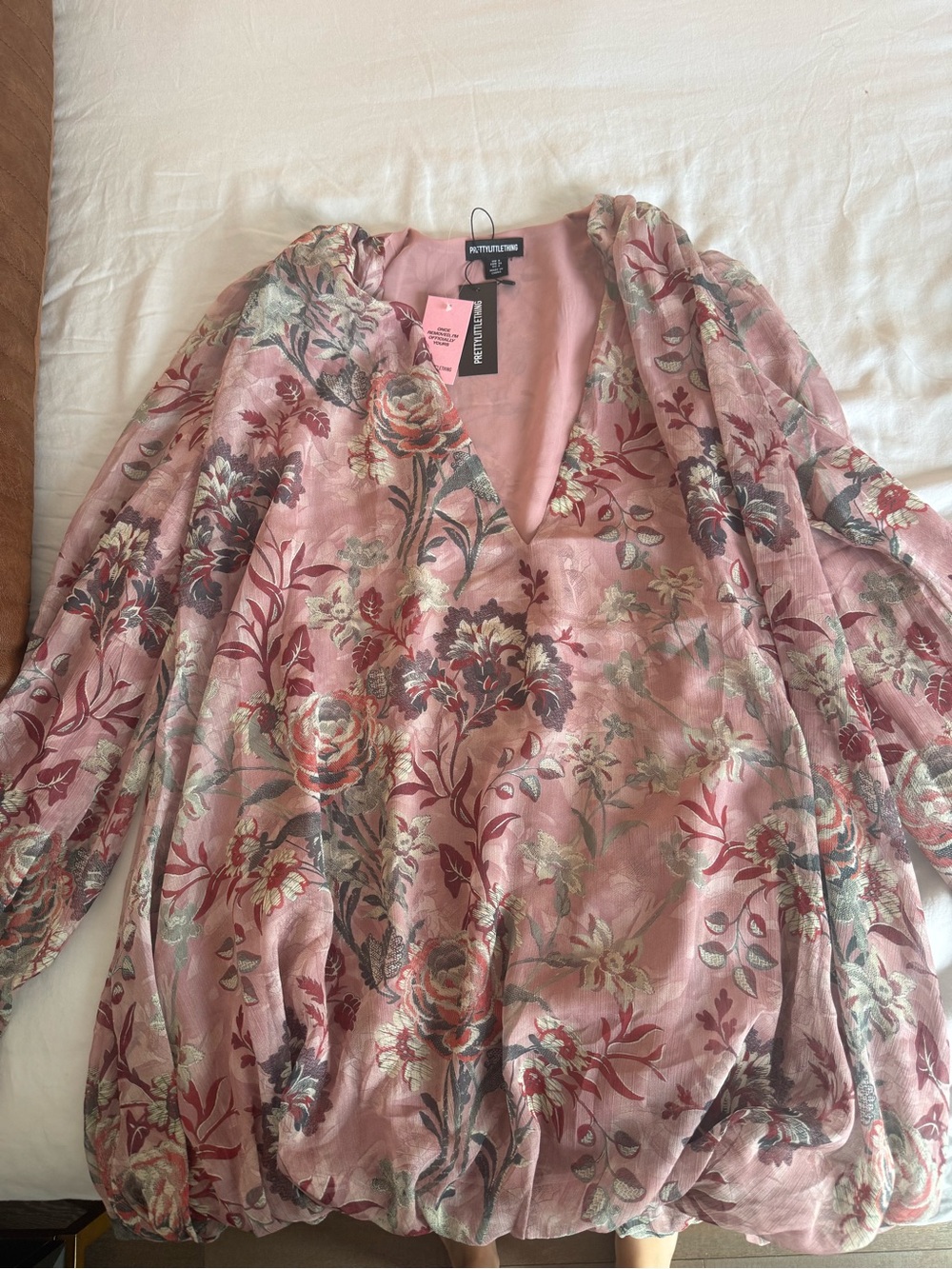 PrettyLittleThing Dusty Pink Floral Sheer Sleeve Blouse